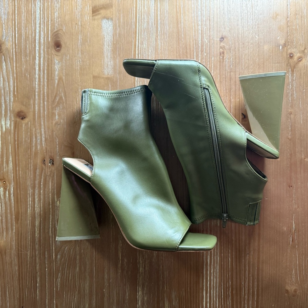 Steve Madden Olive Heeled Boots